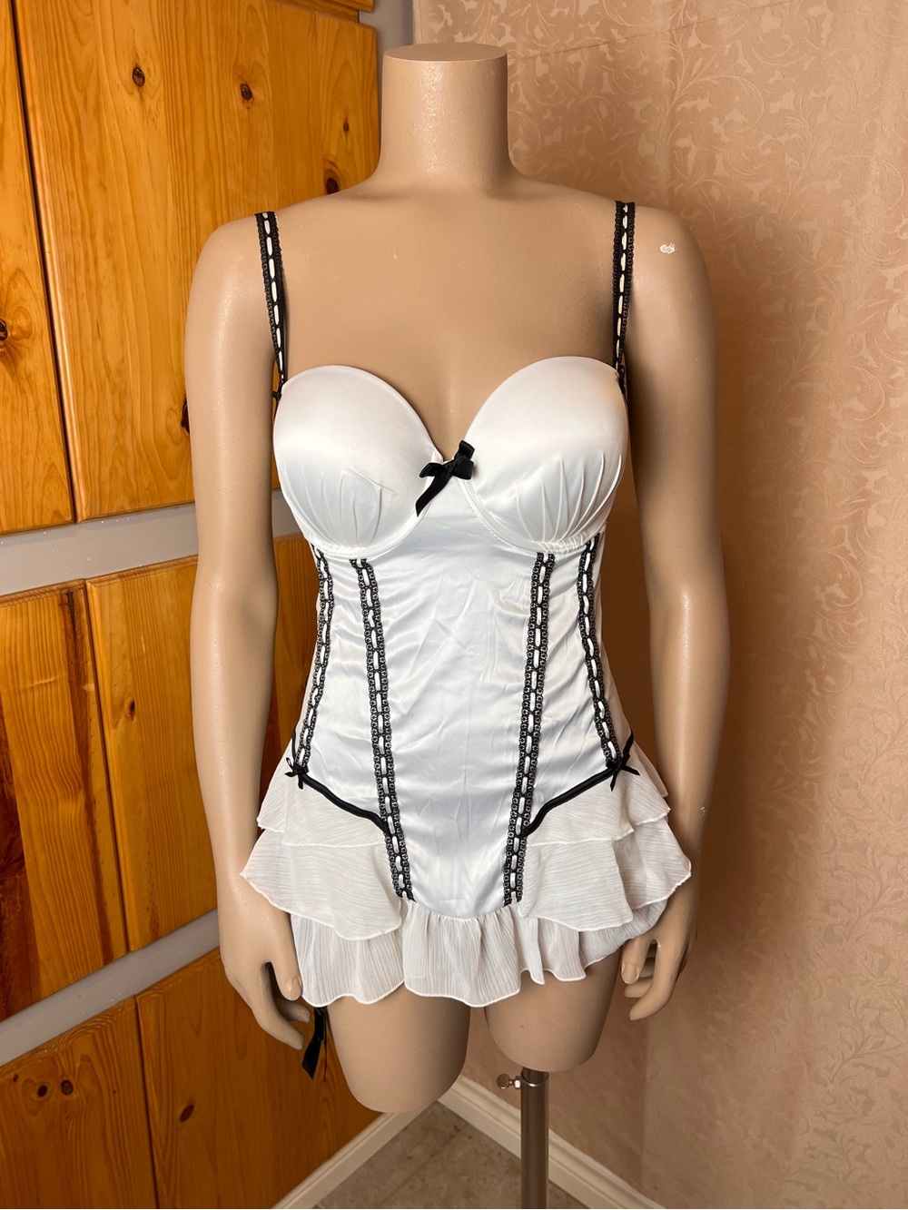 LA SENZA 'Hello Sugar' Black and White Sheer Satin Lace Push-Up Chemise - Sz L